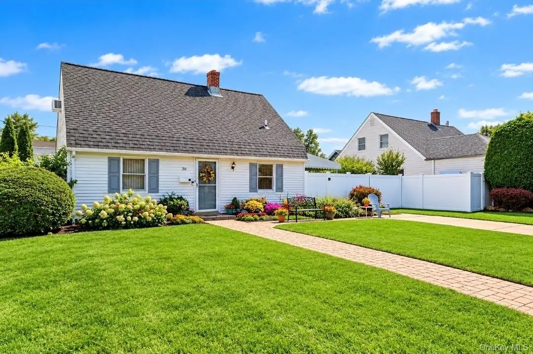 30 Chapel Lane, Levittown, NY 11756 - #1