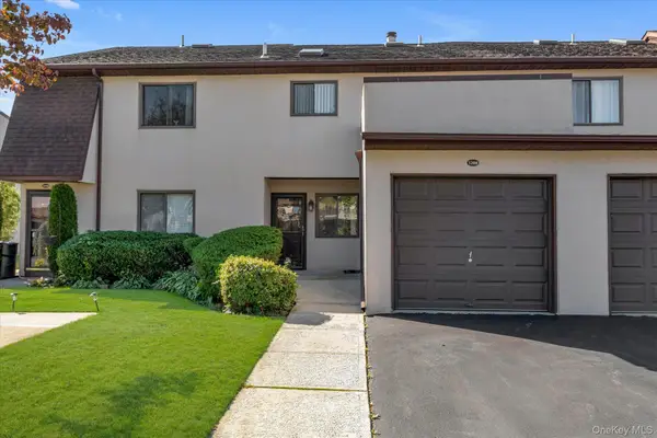 1 Anchorage #1208, Freeport, NY 11520