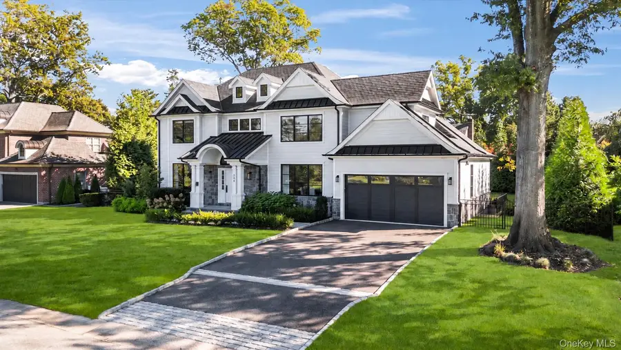 264 Northwoods Road, Manhasset, NY 11030 - #3