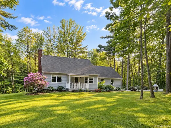 230 Middle Road, Austerlitz, NY 12017