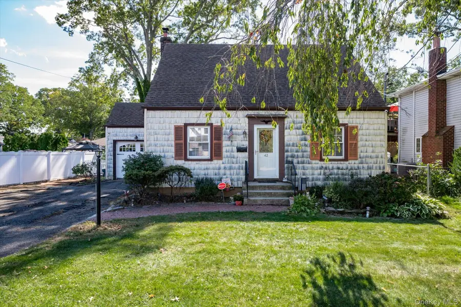 42 Sherman Avenue, Merrick, NY 11566 - #2