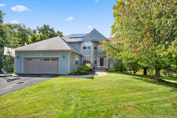 9 Bridle Way, Pawling, NY 12564