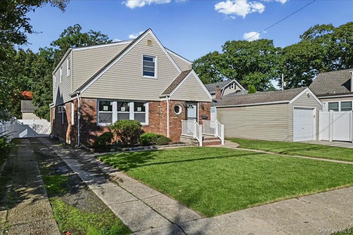 17 President Street, Lynbrook, NY 11563 - #1