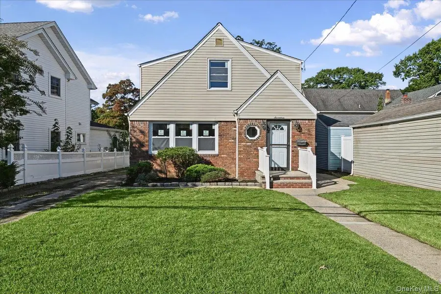 17 President Street, Lynbrook, NY 11563 - #2