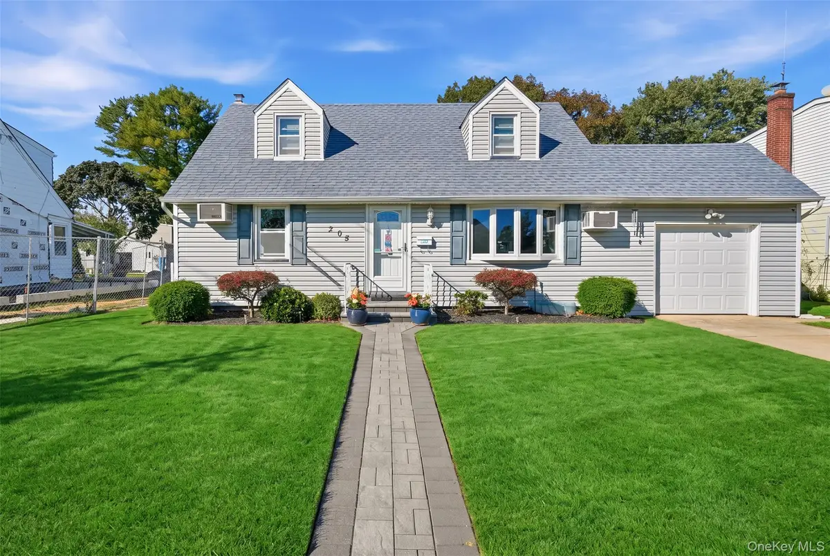 305 W Nicholai Street, Hicksville, NY 11801 - #1