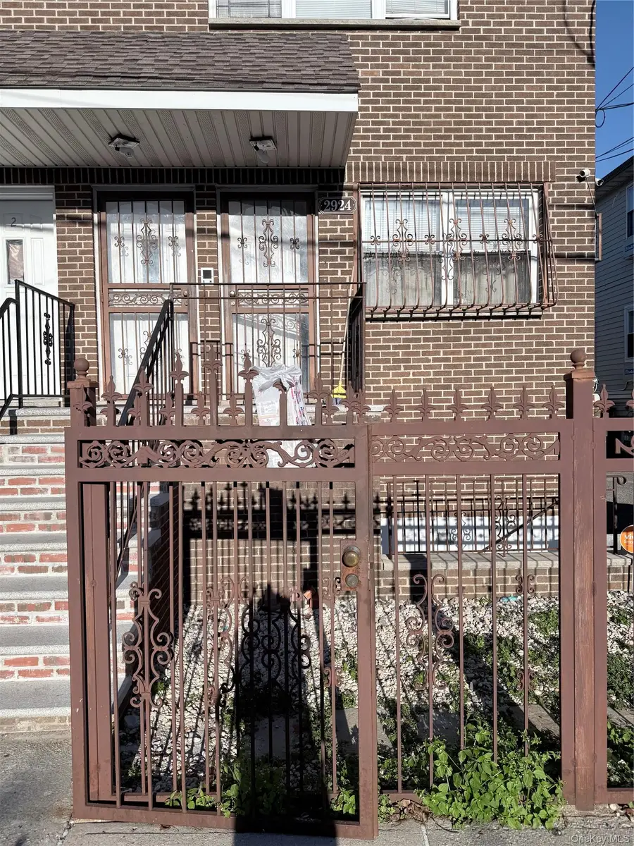 2924 Ely Avenue, Bronx, NY 10469 - #2