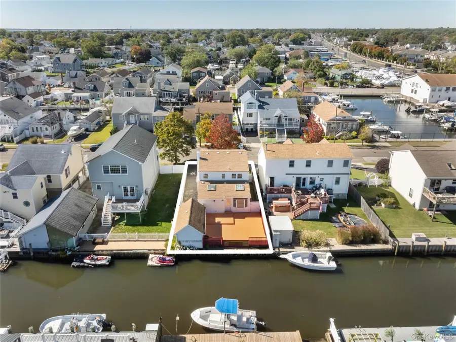 644 S 8th Street, Lindenhurst, NY 11757 - #2