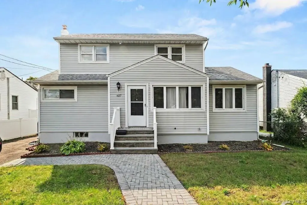607 N Monroe Avenue, Lindenhurst, NY 11757 - #1