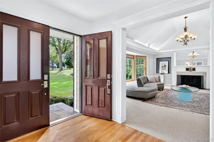 75 Plymouth Road, Manhasset, NY 11030 - #3