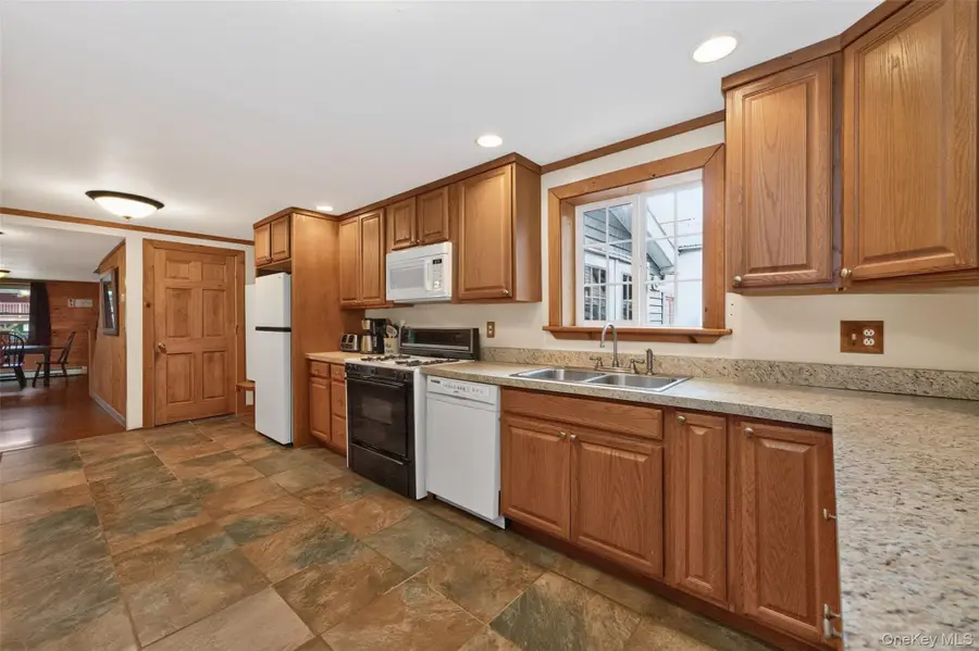 14601 Main Street, Prattsville, NY 12468 - #3