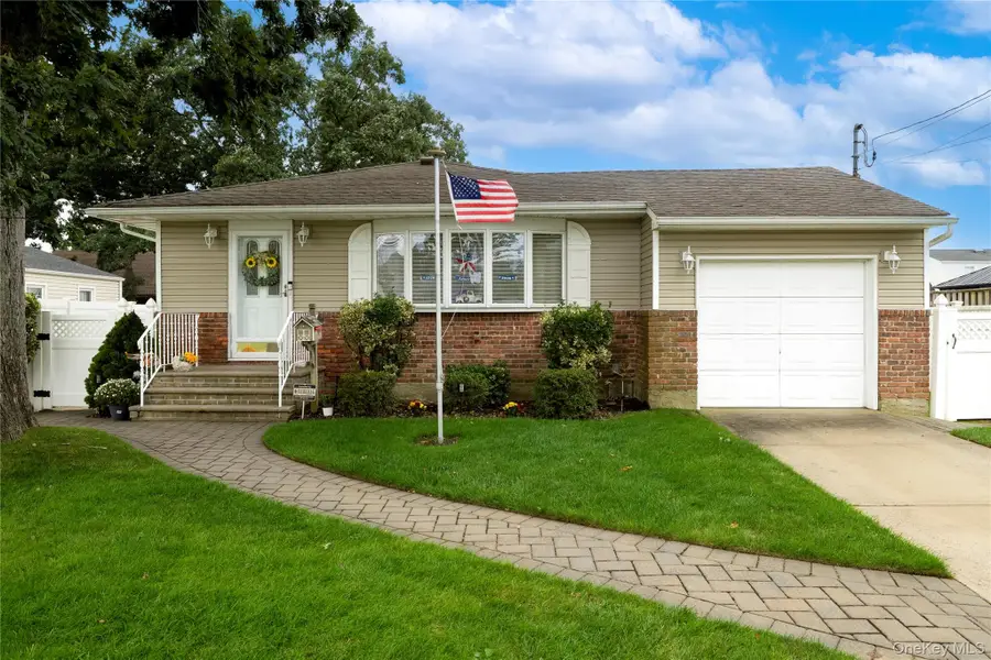 132 Yoakum Avenue, Farmingdale, NY 11735 - #2