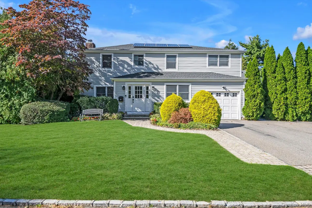 125 Crescent Lane, East Hills, NY 11577 - #1