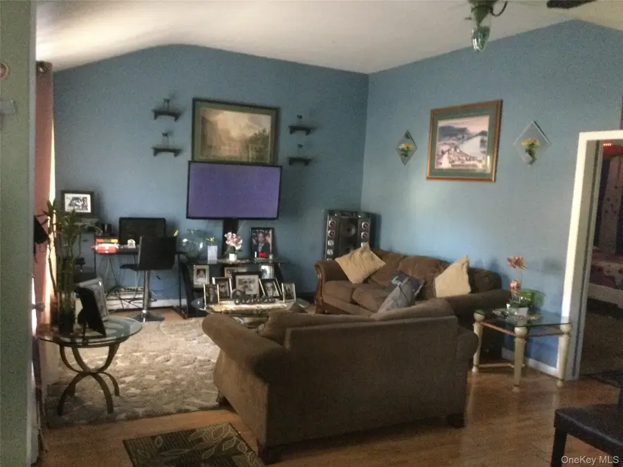 438 Mayflower Avenue, Brentwood, NY 11717 - #2