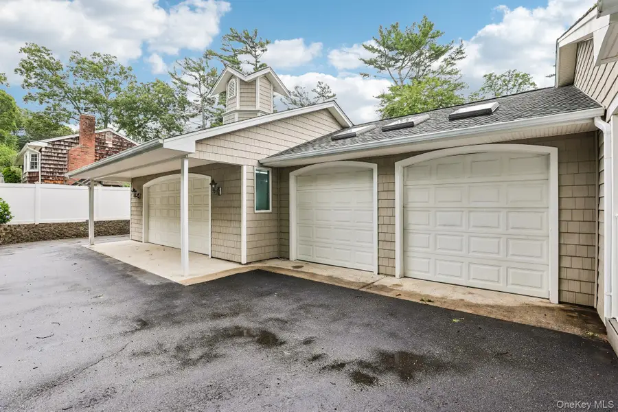 6 Winfield Drive, Sound Beach, NY 11789 - #2