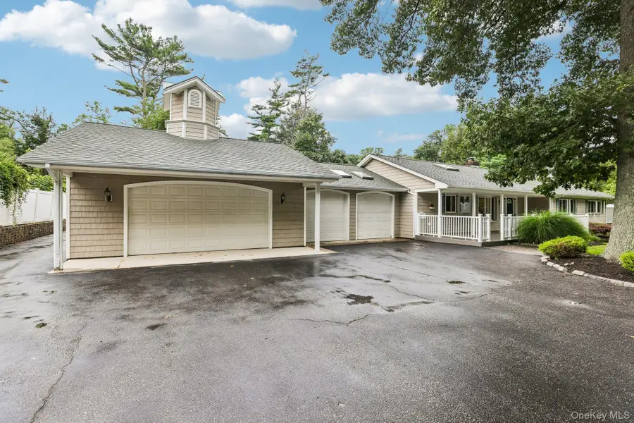 6 Winfield Drive, Sound Beach, NY 11789 - #3