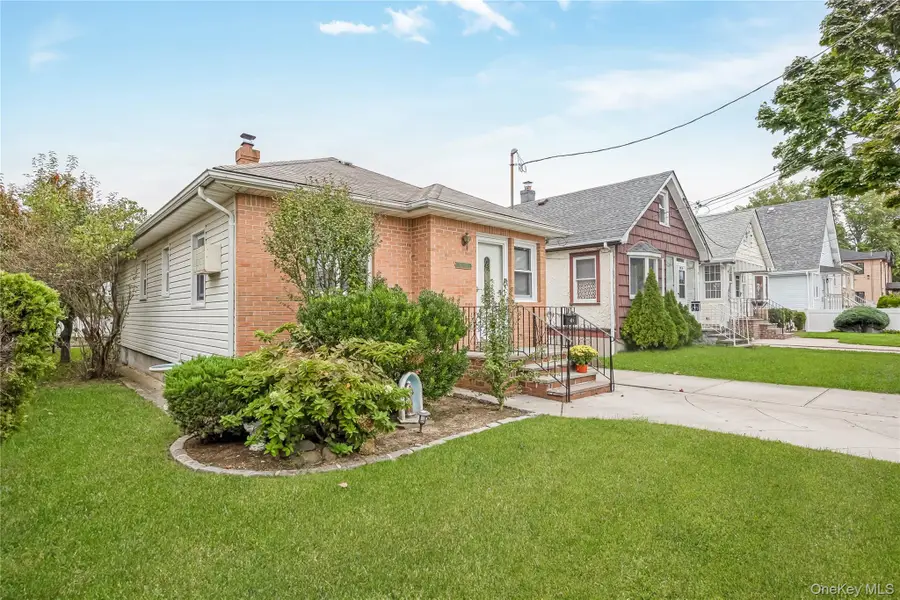 8532 262nd Street, Floral Park, NY 11001 - #2