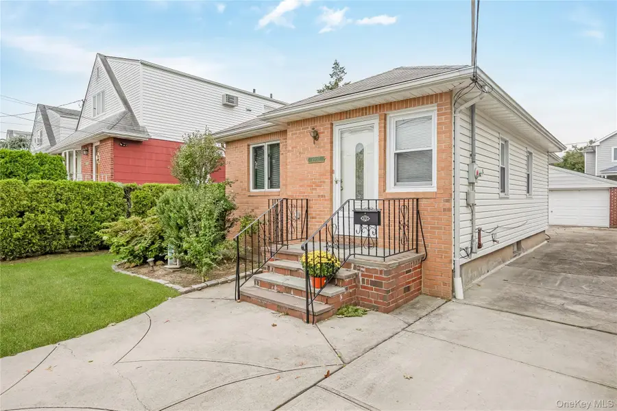 8532 262nd Street, Floral Park, NY 11001 - #3