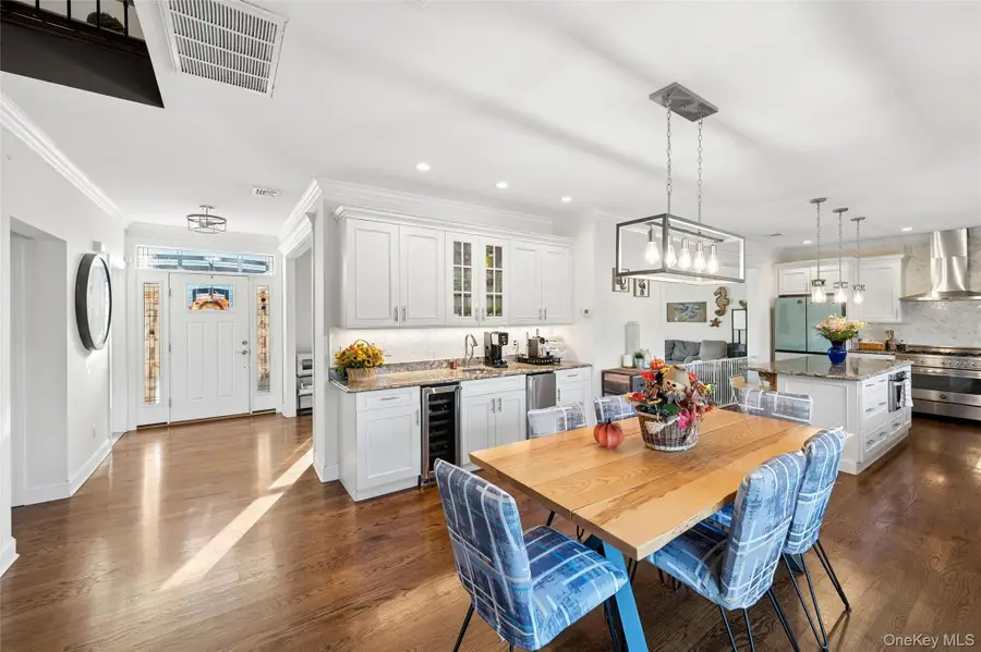 120 Mayhew Avenue, Babylon, NY 11702 - #3