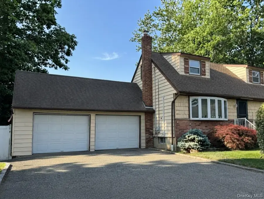 2306 Fowler Street, North Bellmore, NY 11710 - #2