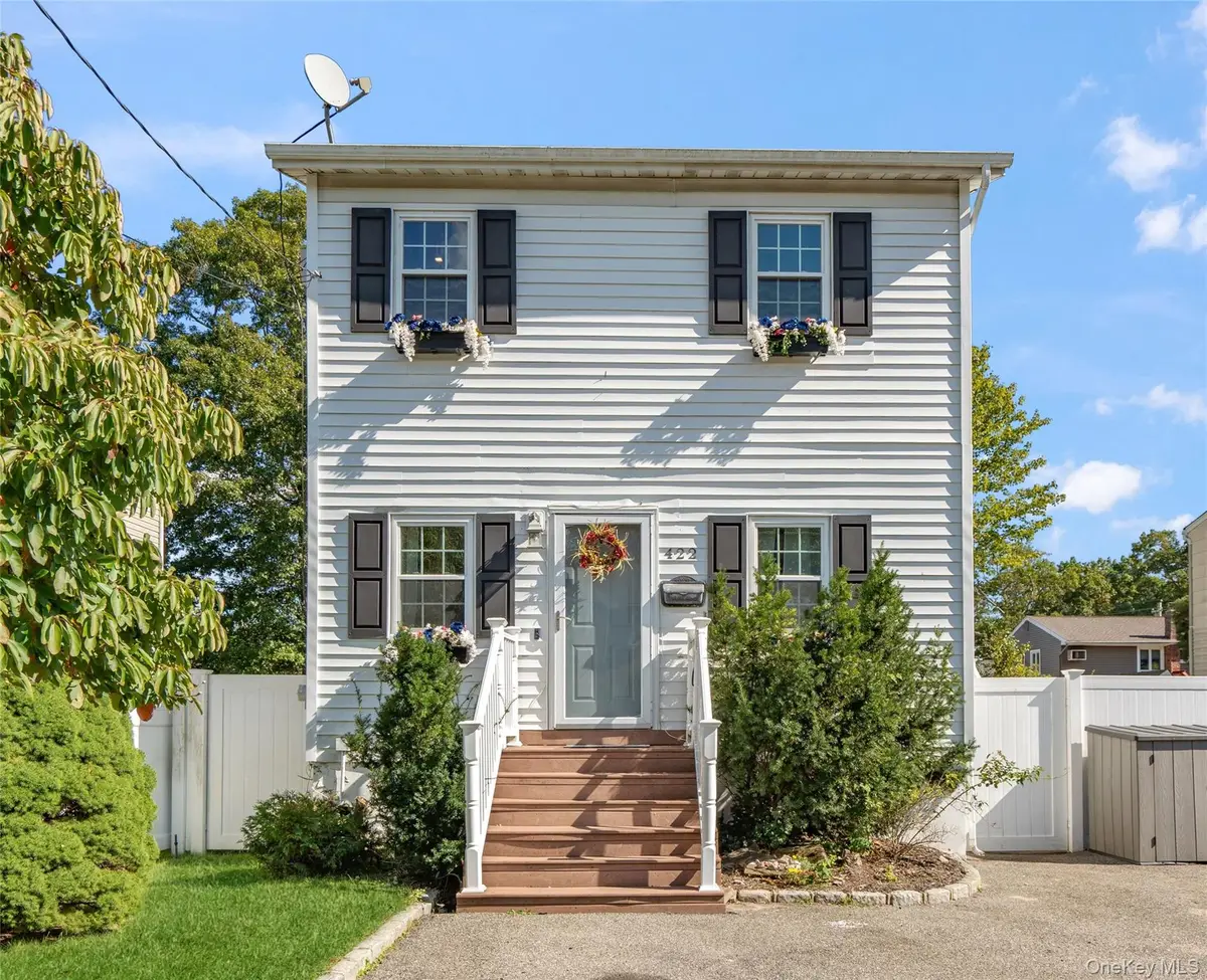 422 Myrtle Avenue, West Islip, NY 11795 - #1