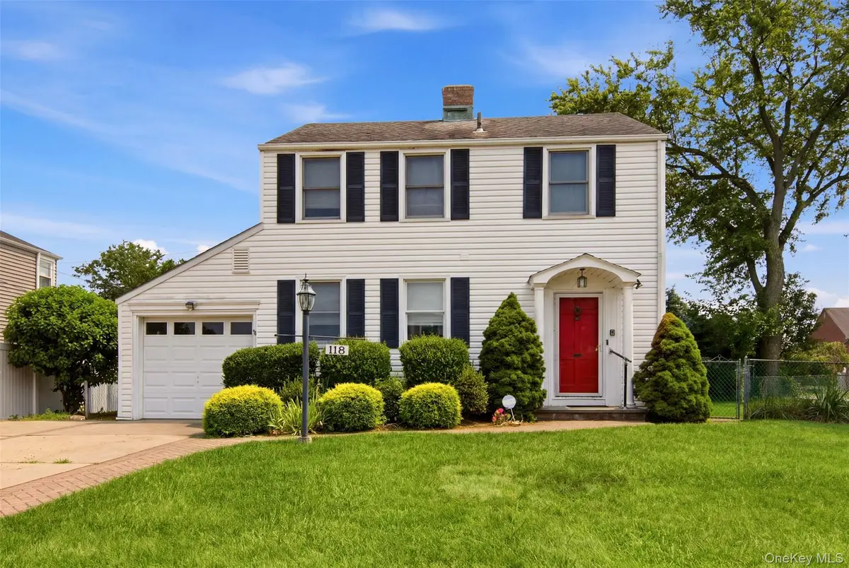 118 Magnolia, Westbury, NY 11590 - #1
