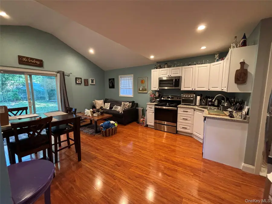 21 Cove Drive, Sound Beach, NY 11789 - #3