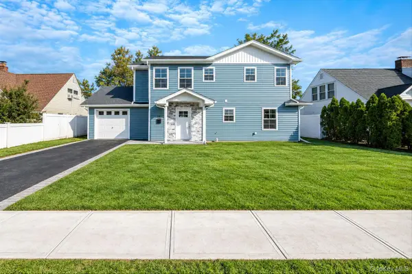 110 Bayberry Lane, Levittown, NY 11756