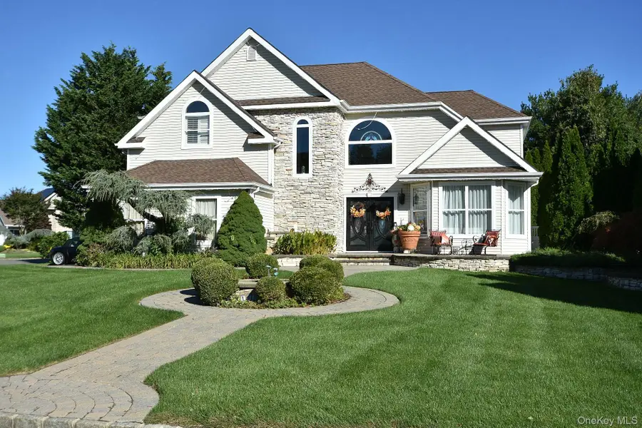 112 Summerfield Drive, Holtsville, NY 11742 - #3