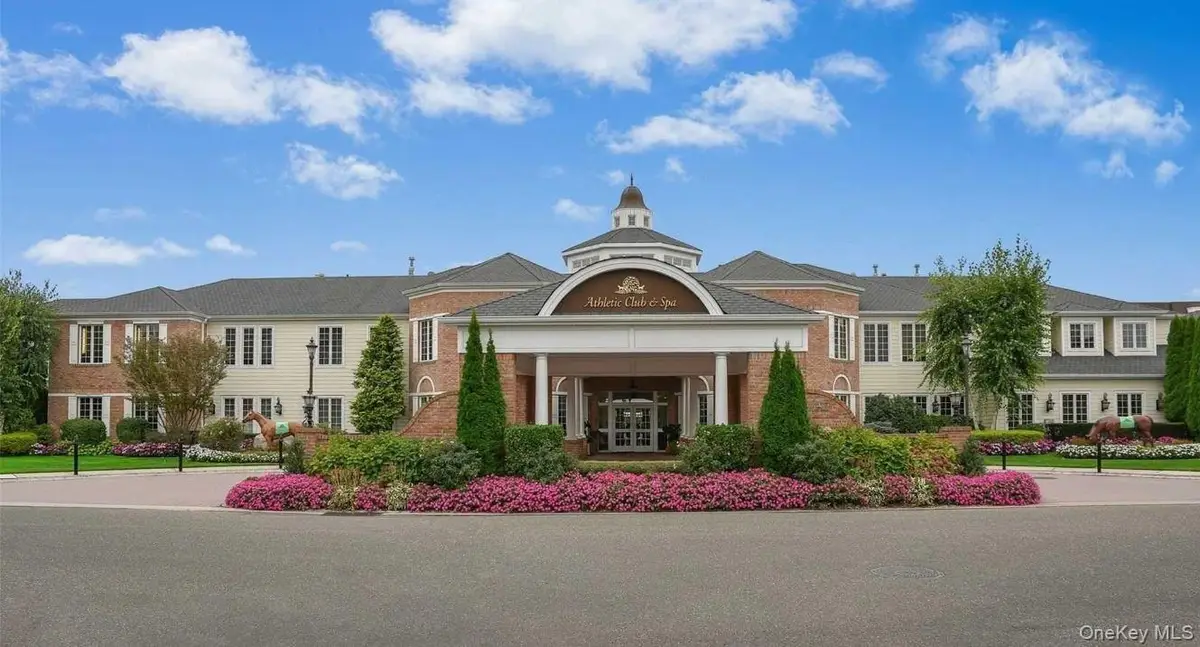 542 Roosevelt Way, Westbury, NY 11590 - #1