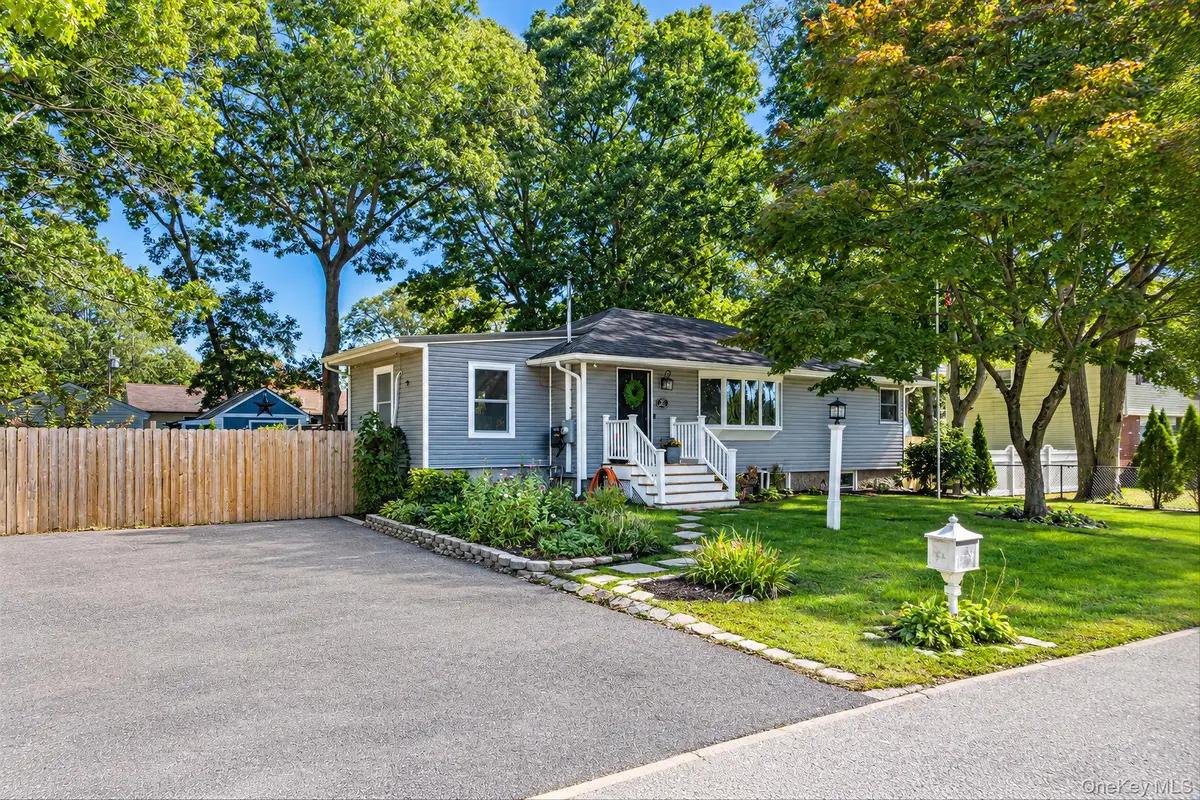 27 Ashwood Drive, Shirley, NY 11967 - #1