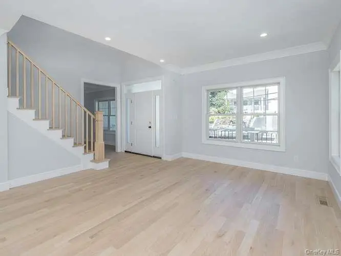 16 2nd Avenue, Port Washington, NY 11050 - #3