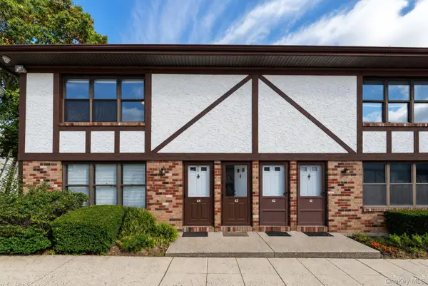63 Bailey Court #63, Middle Island, NY 11953
