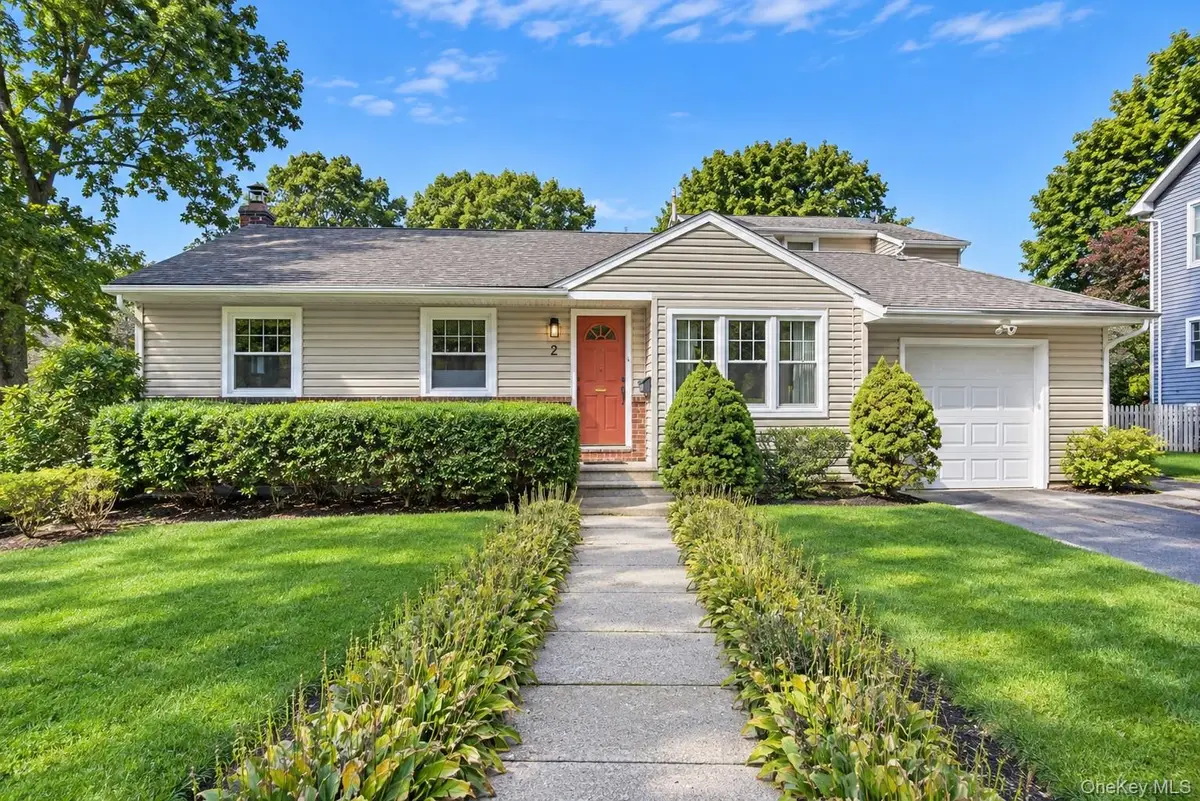 2 Milburn Lane, Huntington, NY 11743 - #1