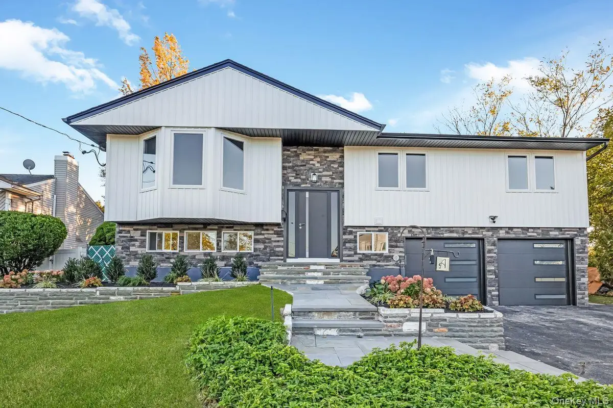 27 Clinton Lane, Hicksville, NY 11801 - #1