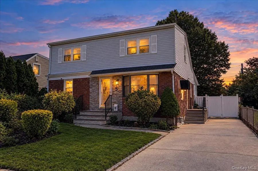 5 Edward Avenue, Hicksville, NY 11801 - #2