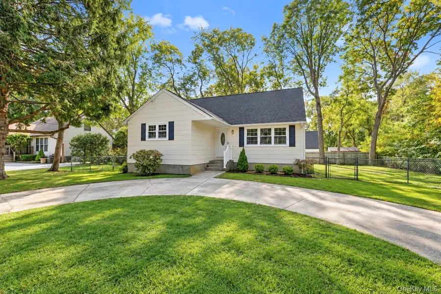 124 Officials Avenue, Holbrook, NY 11741 - #3