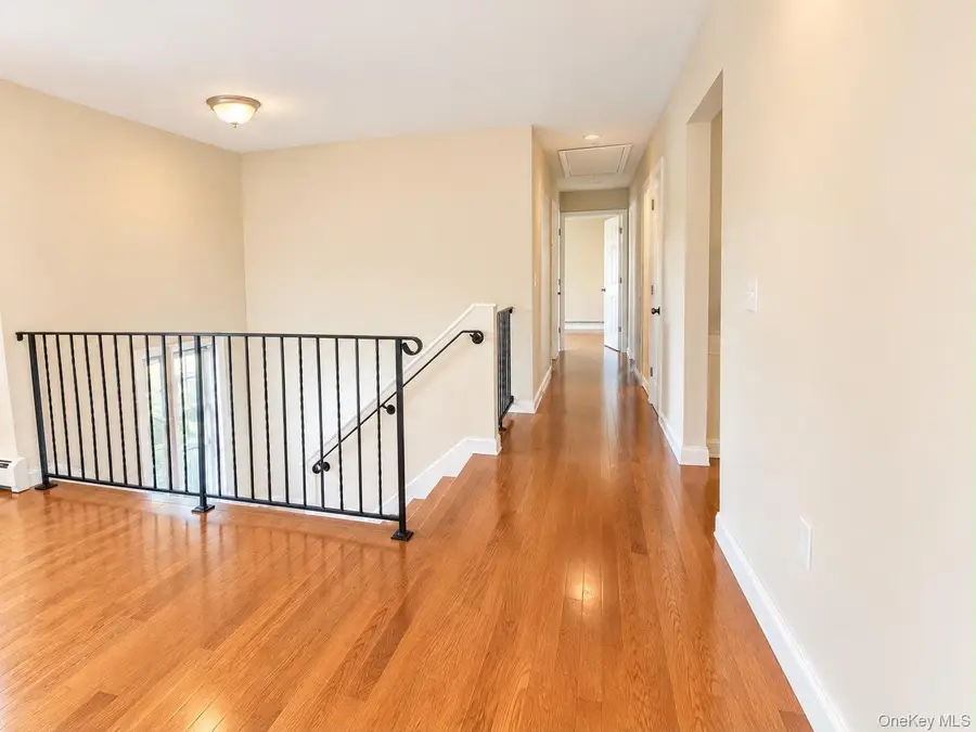 90 Dorchester Road, Ronkonkoma, NY 11779 - #3