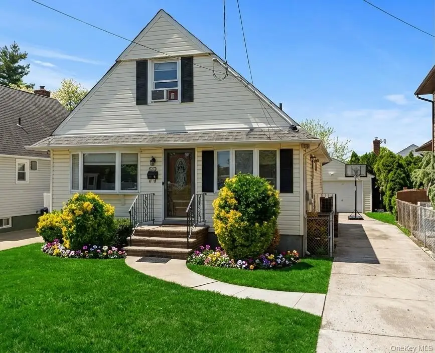 573 Lakeville Road, New Hyde Park, NY 11040 - #2