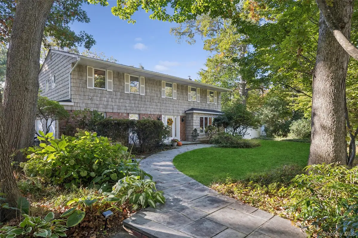 8 Tree Hollow Lane, Dix Hills, NY 11746 - #1