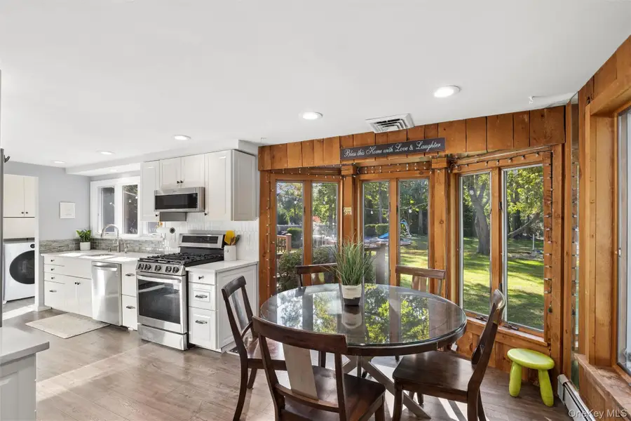 8 Tree Hollow Lane, Dix Hills, NY 11746 - #3
