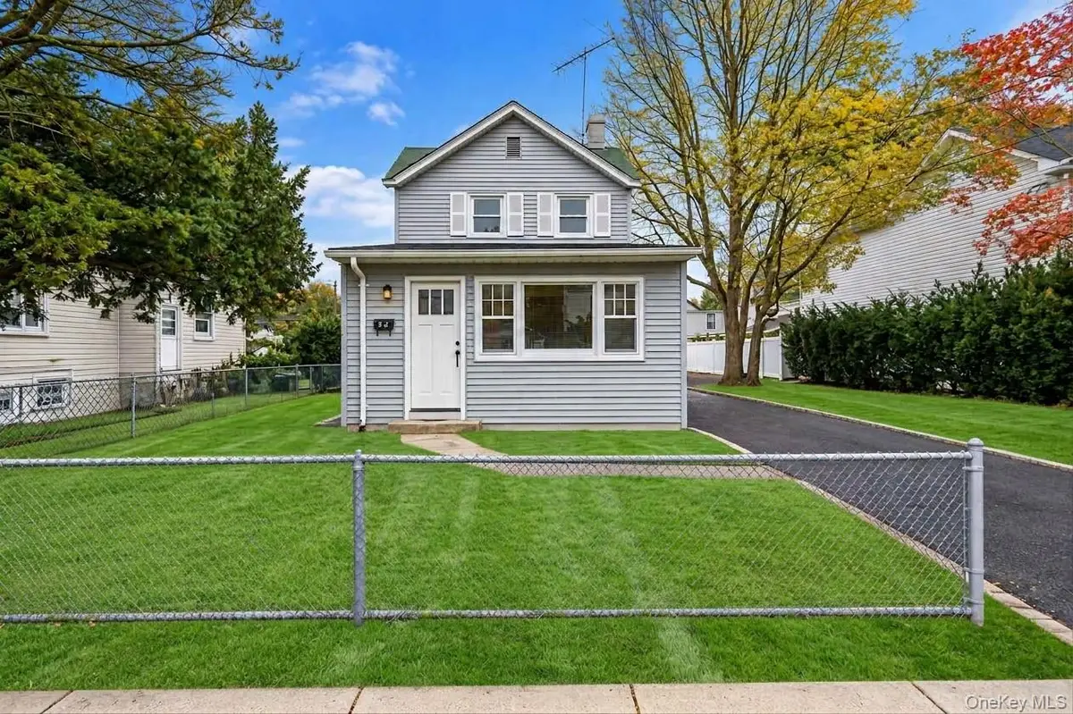 52 Coles Street, Glen Cove, NY 11542 - #1