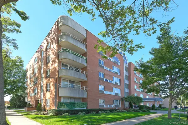 205 Mineola Boulevard #5I, Mineola, NY 11501