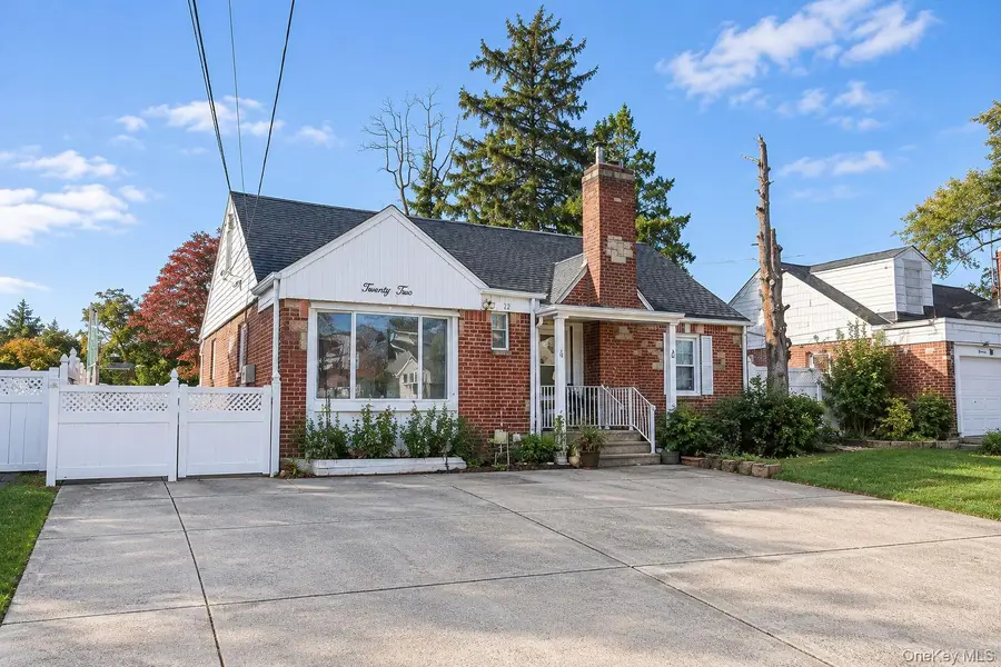 22 Oakland Avenue, West Hempstead, NY 11552 - #2