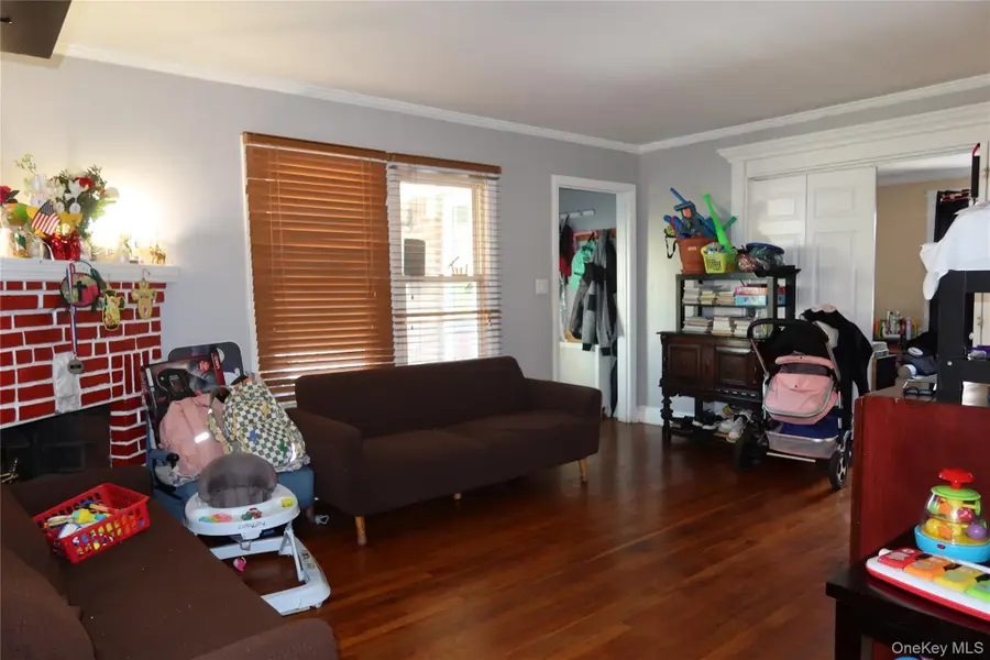 22 Oakland Avenue, West Hempstead, NY 11552 - #3