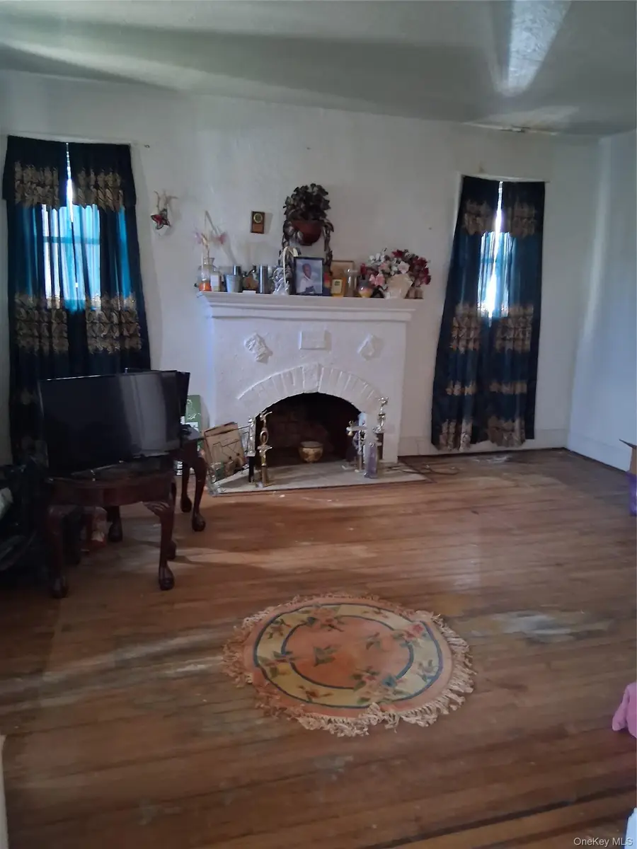 139-23 230th Street, Laurelton, NY 11413 - #3