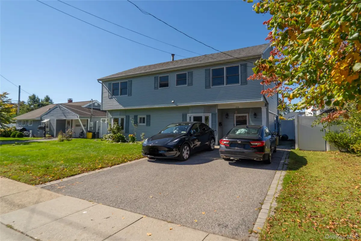 220 Jerusalem Avenue, Hicksville, NY 11801 - #1