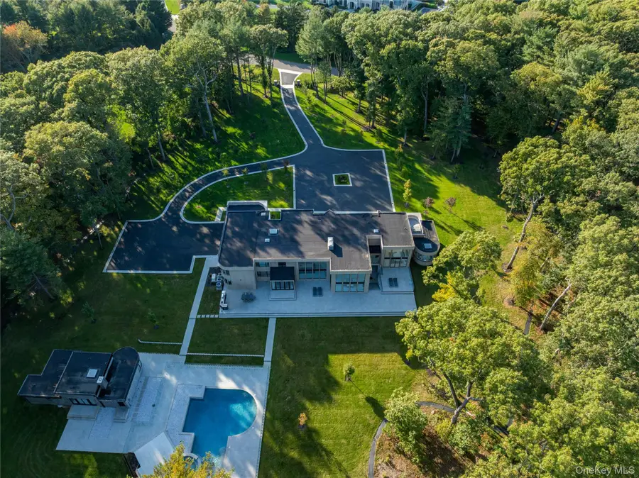 31 Chestnut Hill Drive, Upper Brookville, NY 11771 - #3