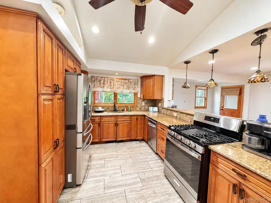 25 Urban Drive, Selden, NY 11784 - #2