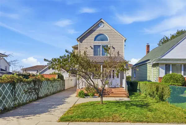 33 3rd Avenue, New Hyde Park, NY 11040
