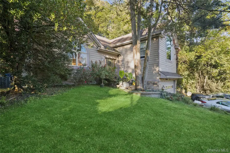 379 E Main Street, Centerport, NY 11721 - #2
